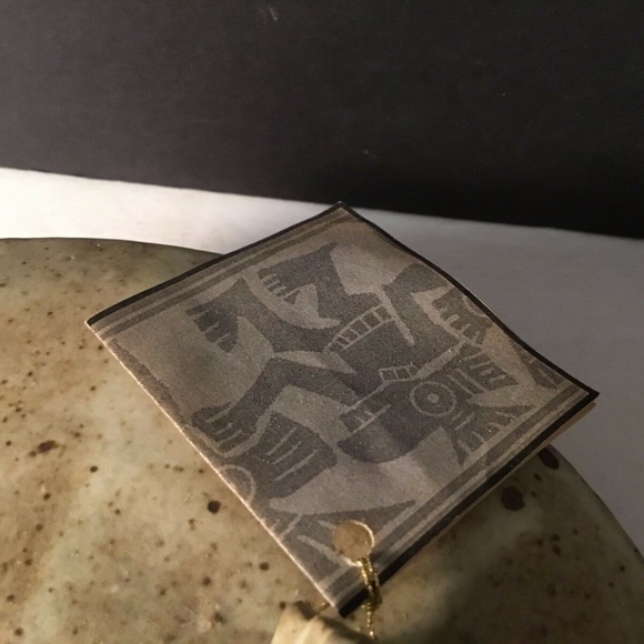 Danica Pottery Casserole Serving Round Dish With Lid 7 in diam x 1.75 in Deep - Picture 4 of 7